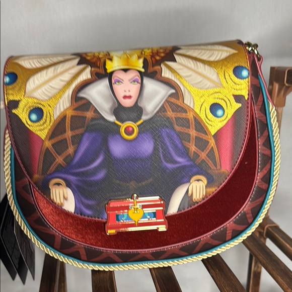 Disney Villains Queen Loungefly Crossbody, Wallet, Keychain/Bag Charm Bundle - Picture 5 of 8